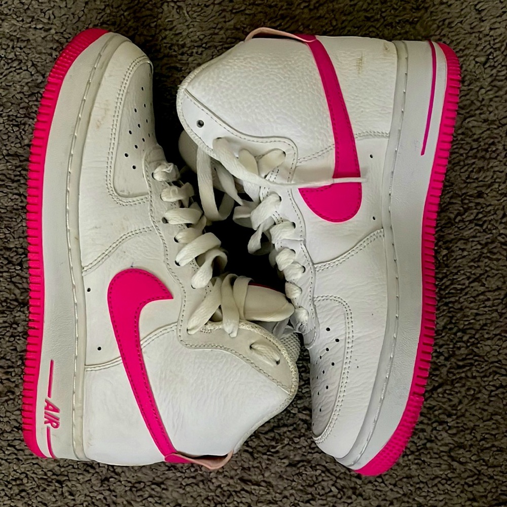 NIKE high top AF1! White with pink swoosh.